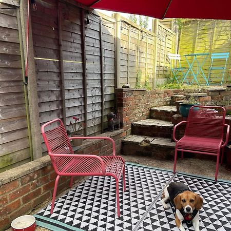 Cosy 2 Bedroom Victorian Cottage, Newport, Isle Of Wight ニューポート エクステリア 写真