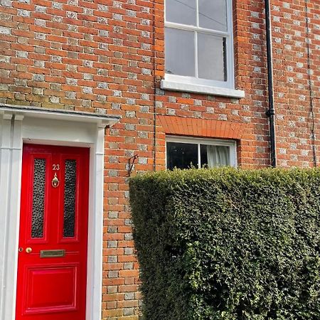 Cosy 2 Bedroom Victorian Cottage, Newport, Isle Of Wight ニューポート エクステリア 写真
